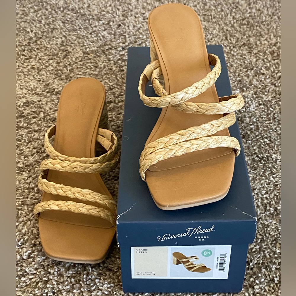 NIB Universal Threads Claire Heels Natural Size 8.5